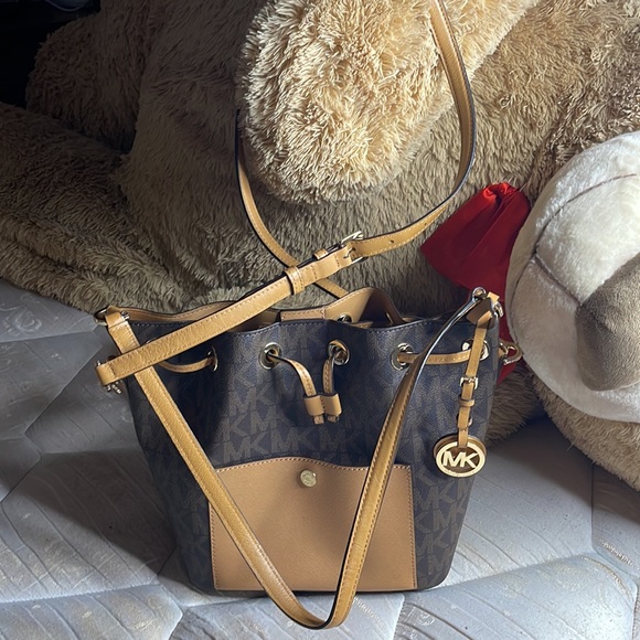 Like new - Picture 2 of 2